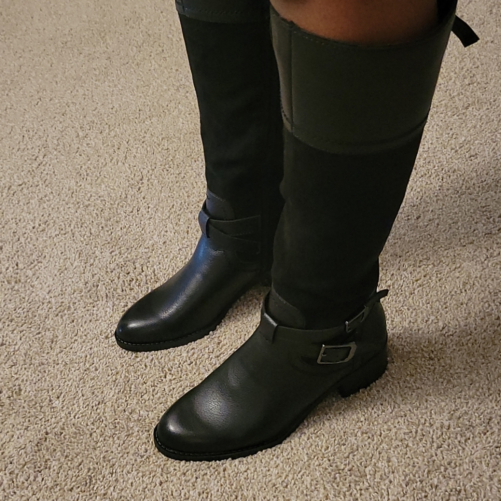Double buckle boots